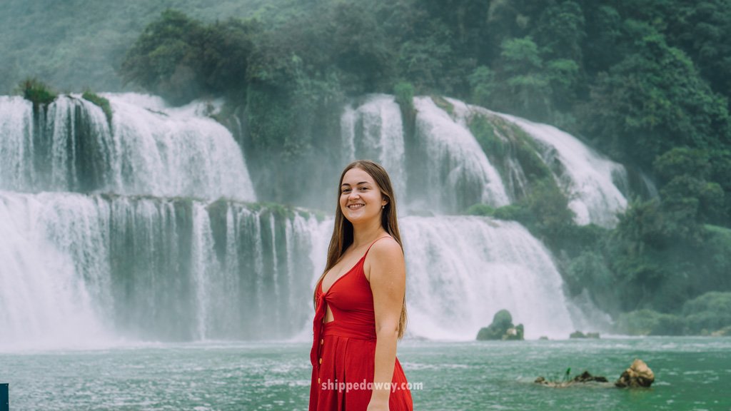 Arijana Tkalčec at Ban Gioc waterfall in Vietnam