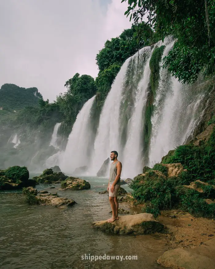 Matej Špan at Ban Gioc waterfall