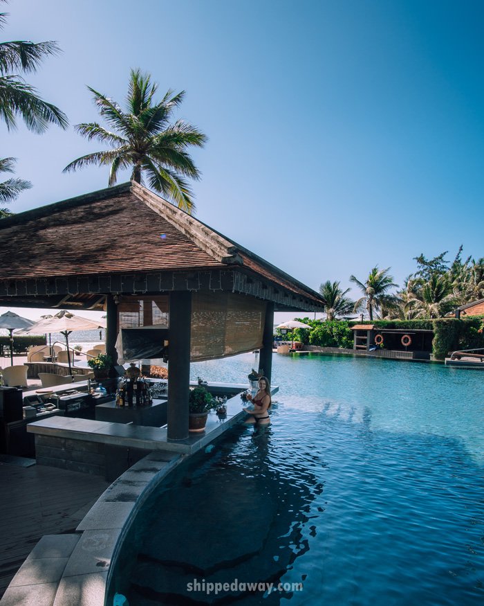 Flow bar and infinity pool at Anantara Mui Ne