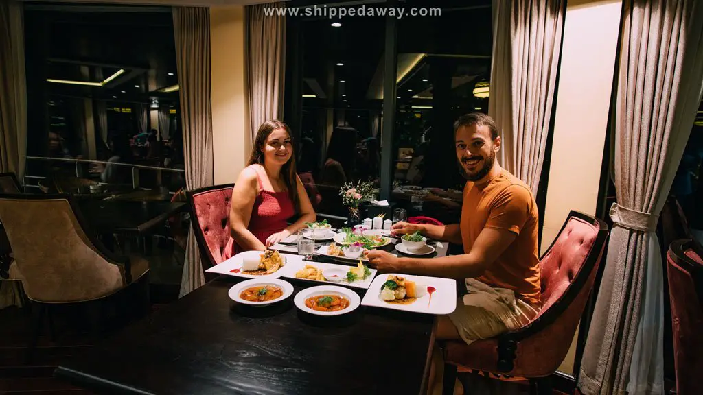 Having dinner at Capella cruise Ha Long