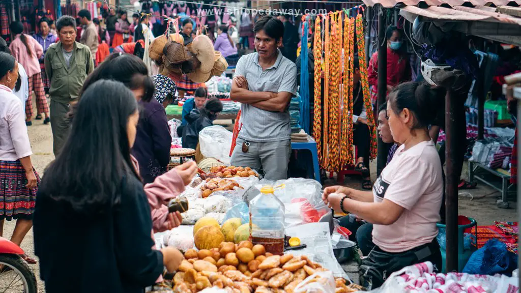 Locals at Pa Co Market, Vietnam