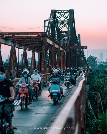 Traffic on Hanoi's Long Bien Bridge