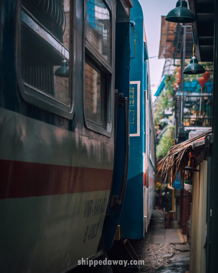 Minimal space when the train passes through Hanoi's Train Street