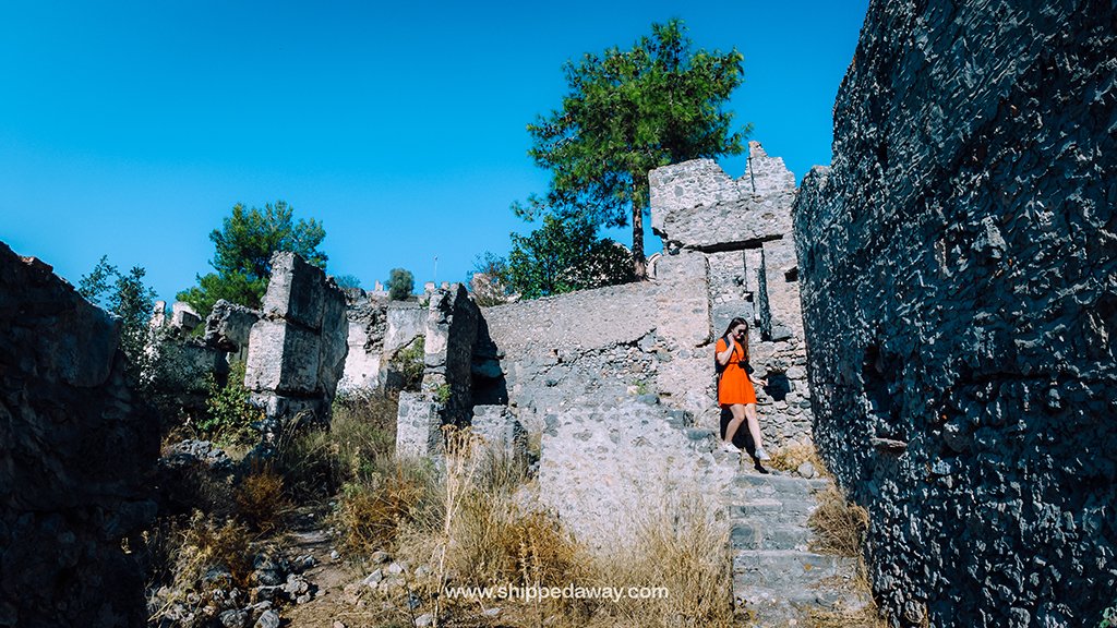 Arijana Tkalčec exploring abandoned village Kayakoy in Turkey