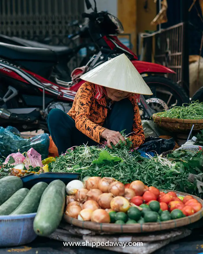 Vietnamese woman at Hoi An market