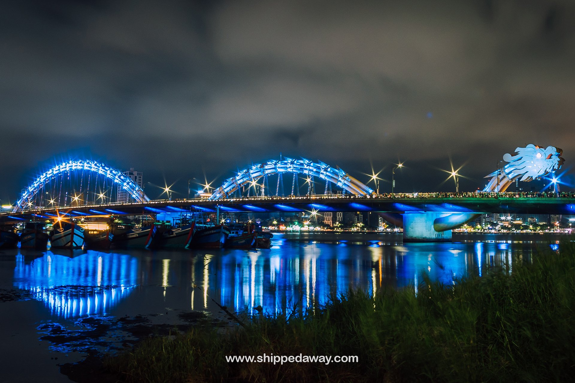 Dragon Bridge in Da Nang by night