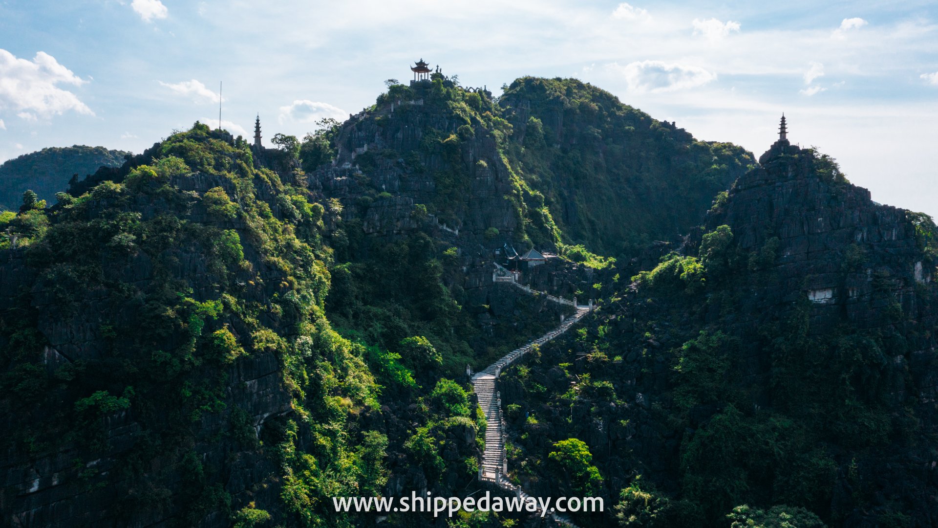 Overview of the hike and stairs at Hang Mua Caves Viewpoint, Ninh Binh