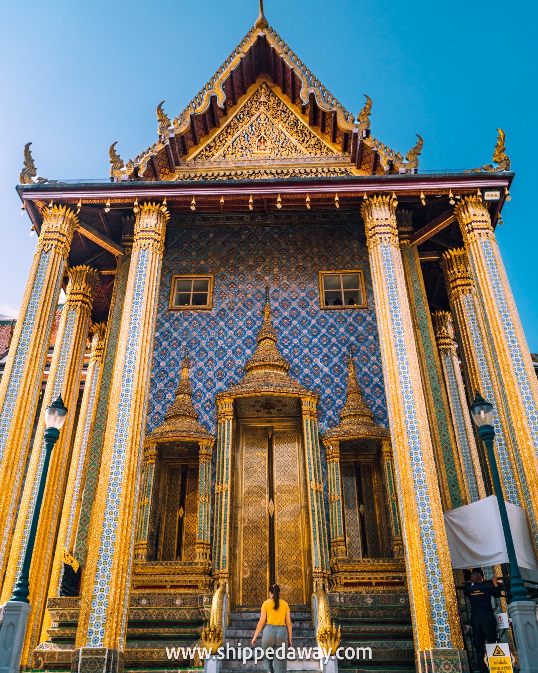 Grand Palace Bangkok Thailand, Travel Guide to Grand Palace in Bangkok, Things to see in the Grand Palace in Bangkok, best tours to grand palace in bangkok, Phra Mondop