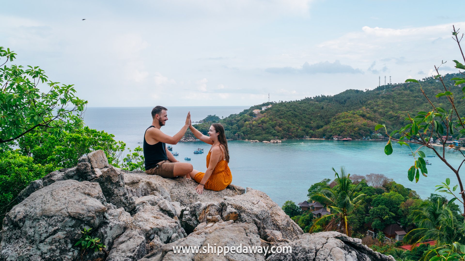 Top Things To Do in Koh Tao, Thailand - Couple chilling at John Suwan Viewpoint