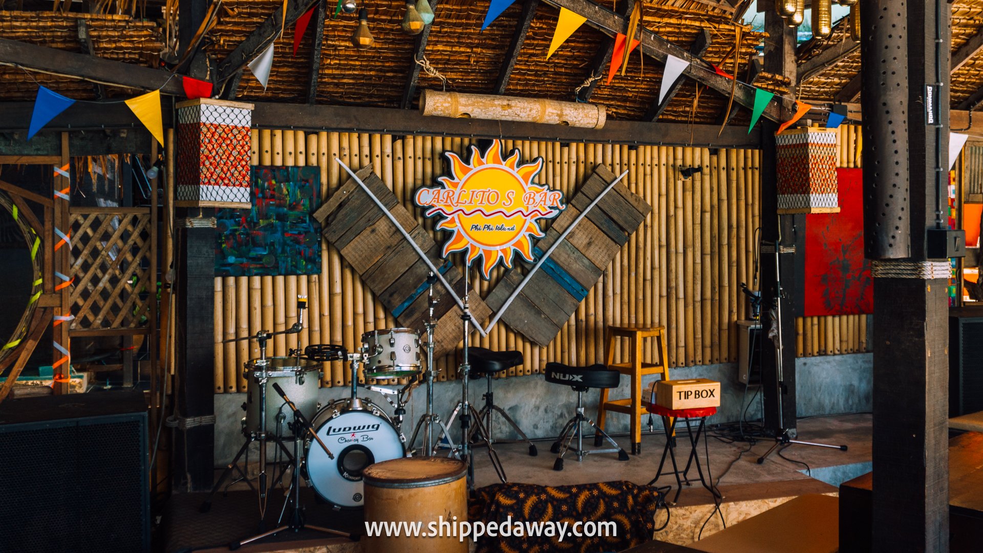 Bars and music in Phi Phi Islands