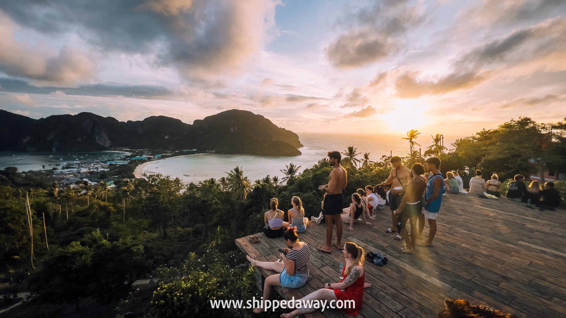 Sunset at Phi Phi Don viewpoints, the top thing to do on every visit to Phi Phi Islands