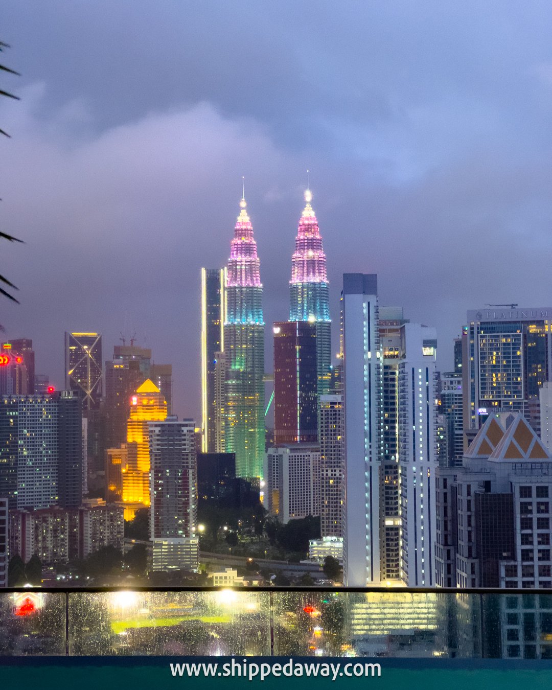 best hotels with rooftop pools in kuala lumpur, top things to do in kuala lumpur, rooftop pools with petronas twin towers view in kuala lumpur
