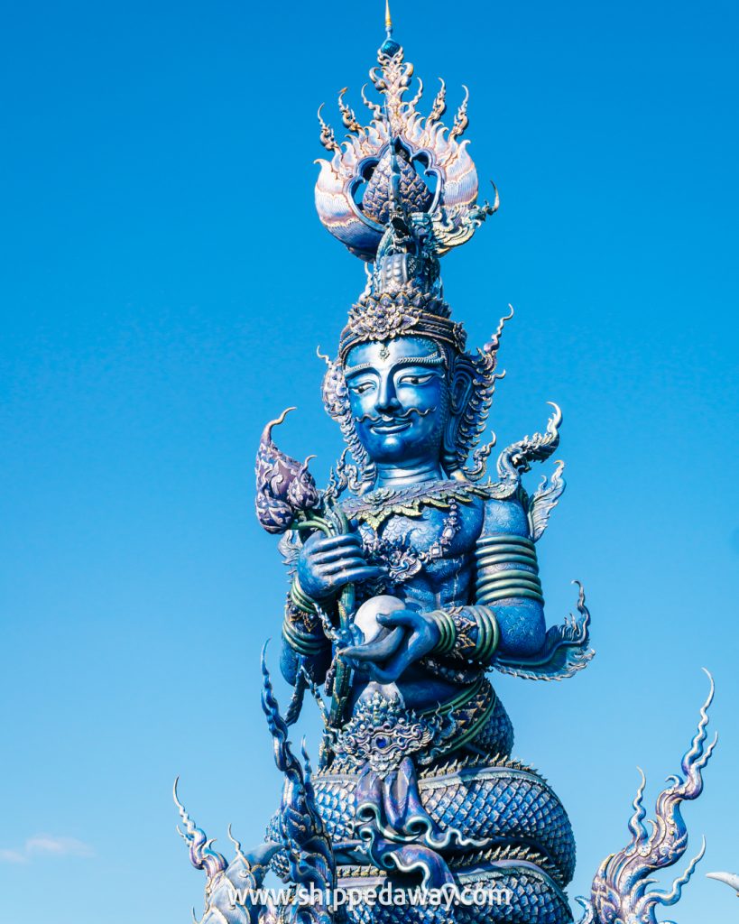 Blue Temple in Chiang Rai - Wat Rong Suea Ten