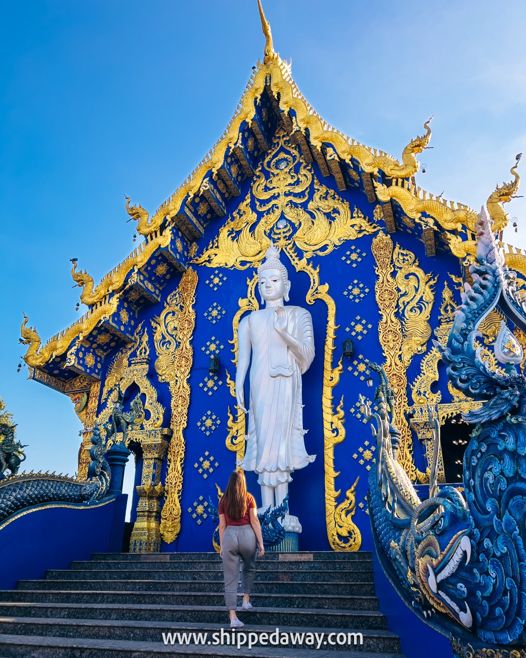 Wat Rong Suea Ten chiang rai, blue temple chiang rai, top things to do in chiang rai, must visit places chiang rai, chiang rai thailand