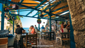 Best Dubrovnik Bars and Beach Clubs - Best Dubrovnik Bars by a Local - Beach Bars Dubrovnik - Beach Bar Dodo Dubrovnik - Buza Bar - Drinks at the bar