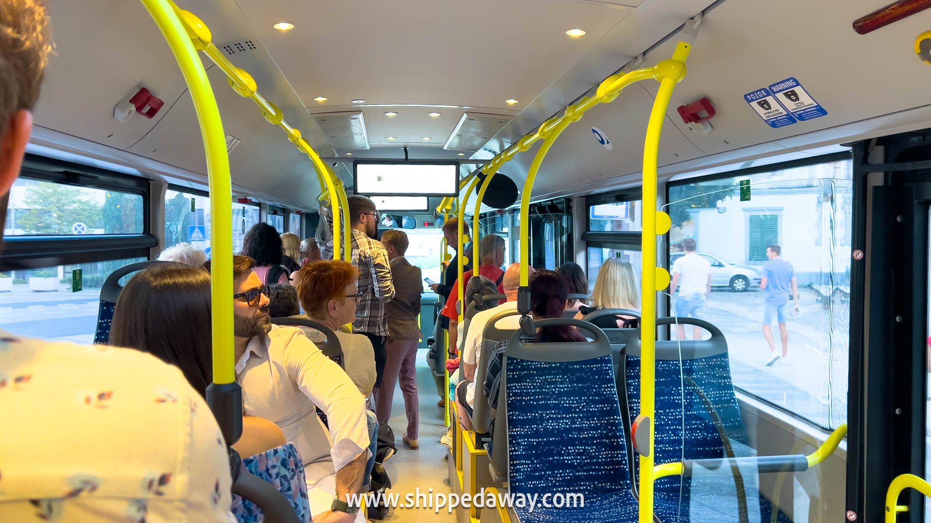 dubrovnik bus, getting around in dubrovnik, dubrovnik travel tips, dubrovnik croatia