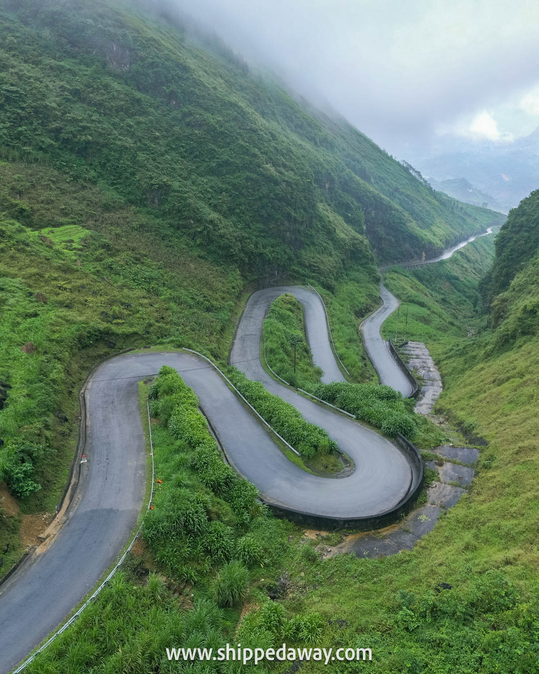 renting a motorbike for the ha giang loop, ha giang loop vietnam, ha giang loop guide, ha giang loop for beginners, riding the ha giang loop independently, ha giang loop with easy riders, tham ma pass