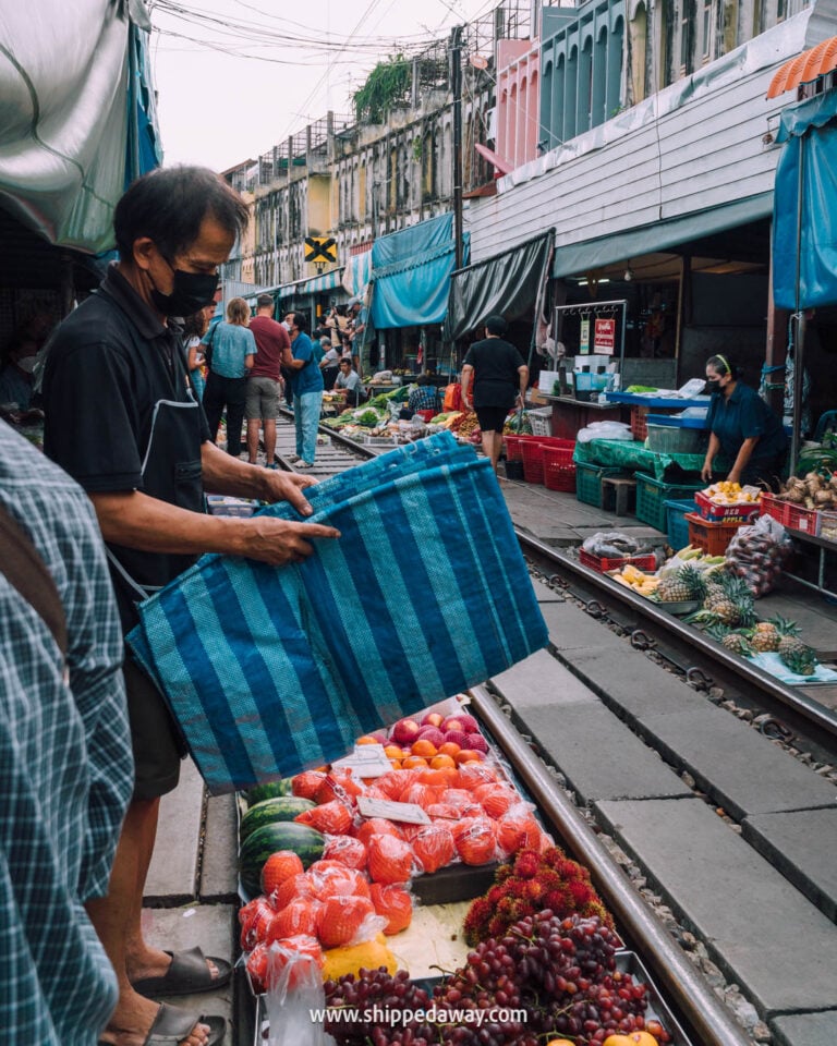 Maeklong Railway Market: Talad Rom Hub (Thailand Train Market)
