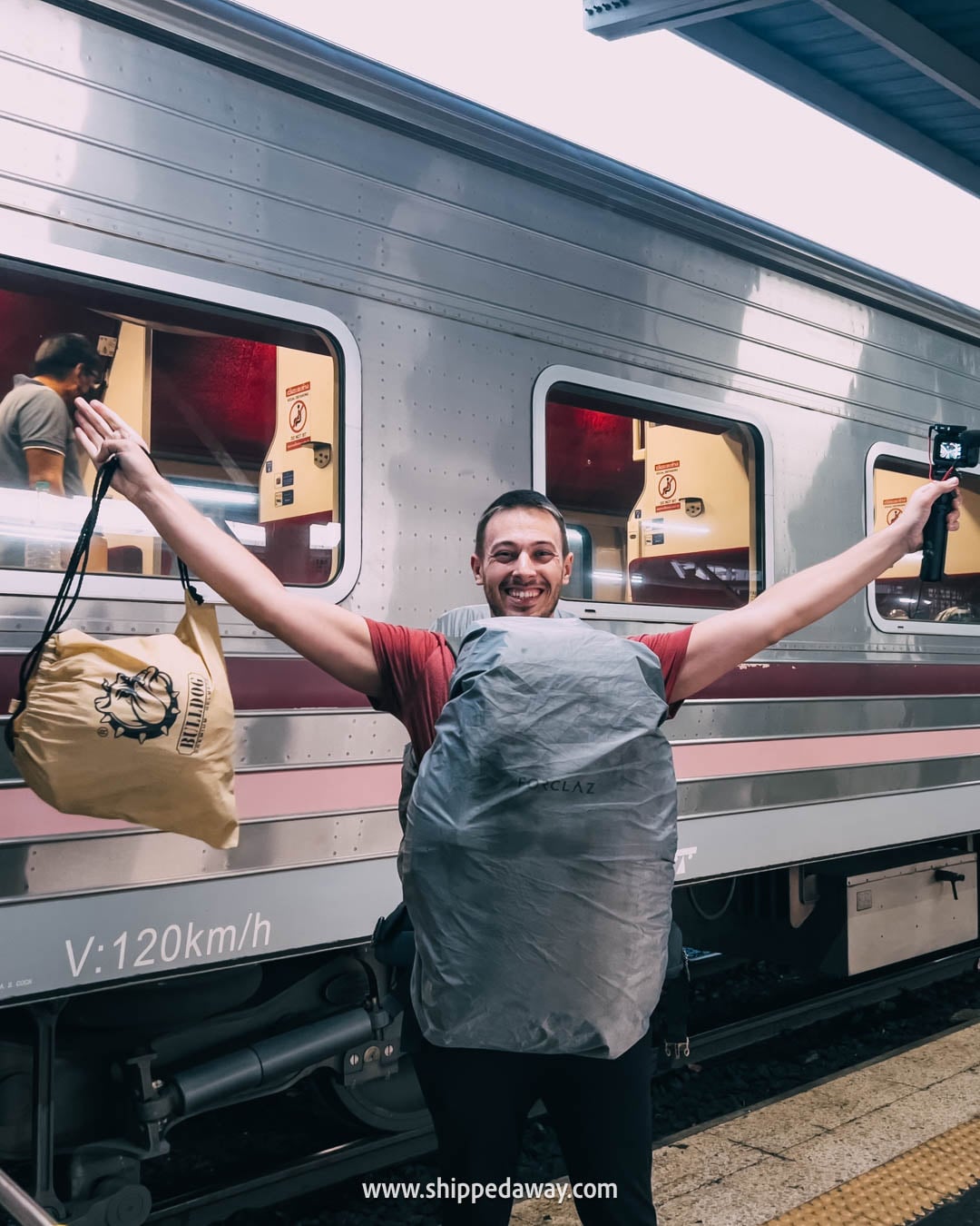 Sleeper train to Chiang Mai from Bangkok - train station
