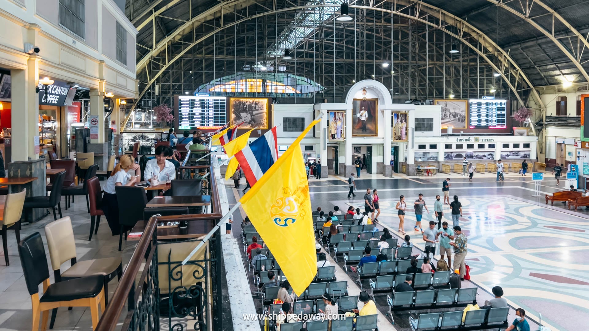 Sleeper train to Chiang Mai from Bangkok - train station
