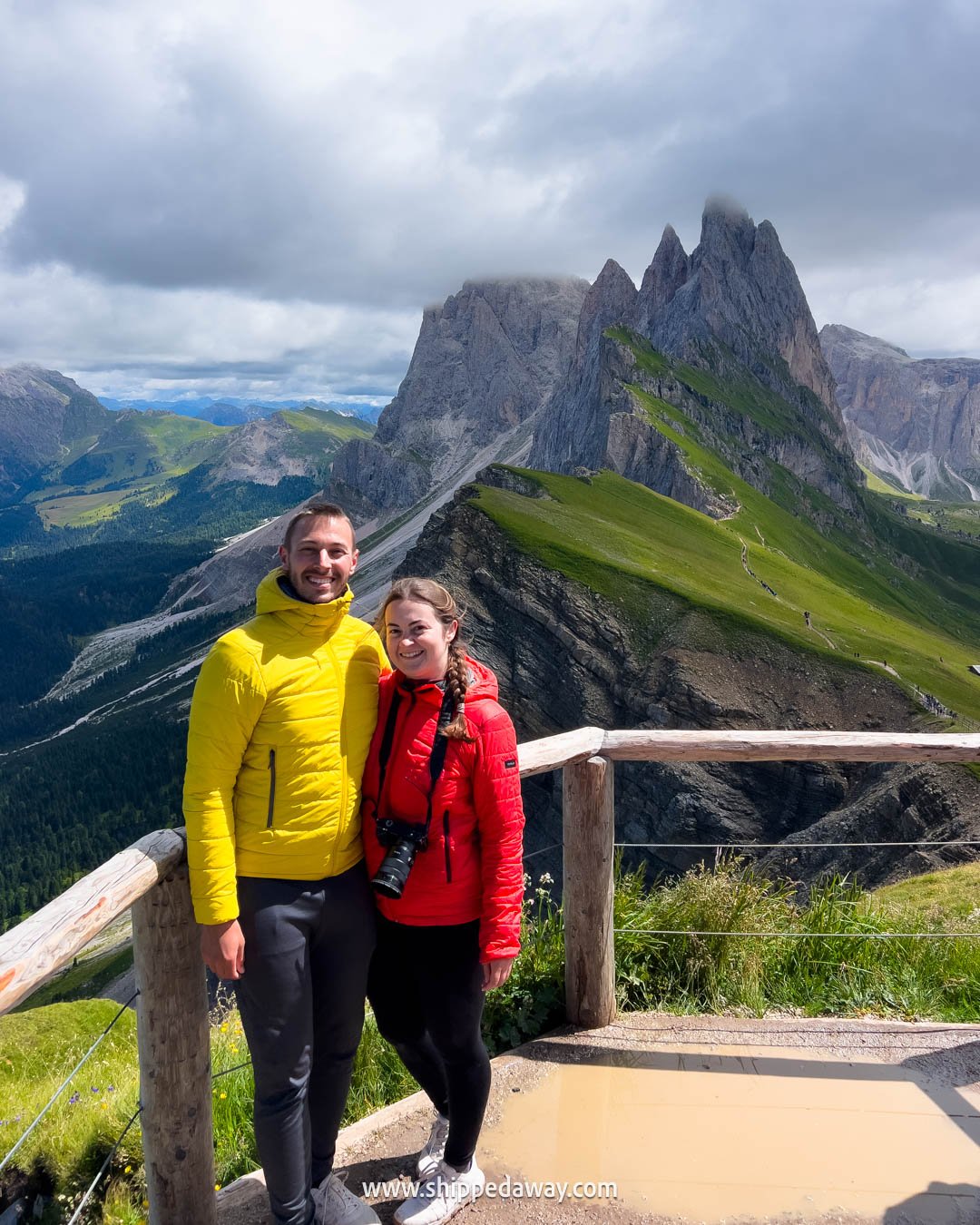 Sim Local Review - review of Sim Local eSIM - is Sim Local a good eSIM provider - hiking at Seceda in the Dolomites