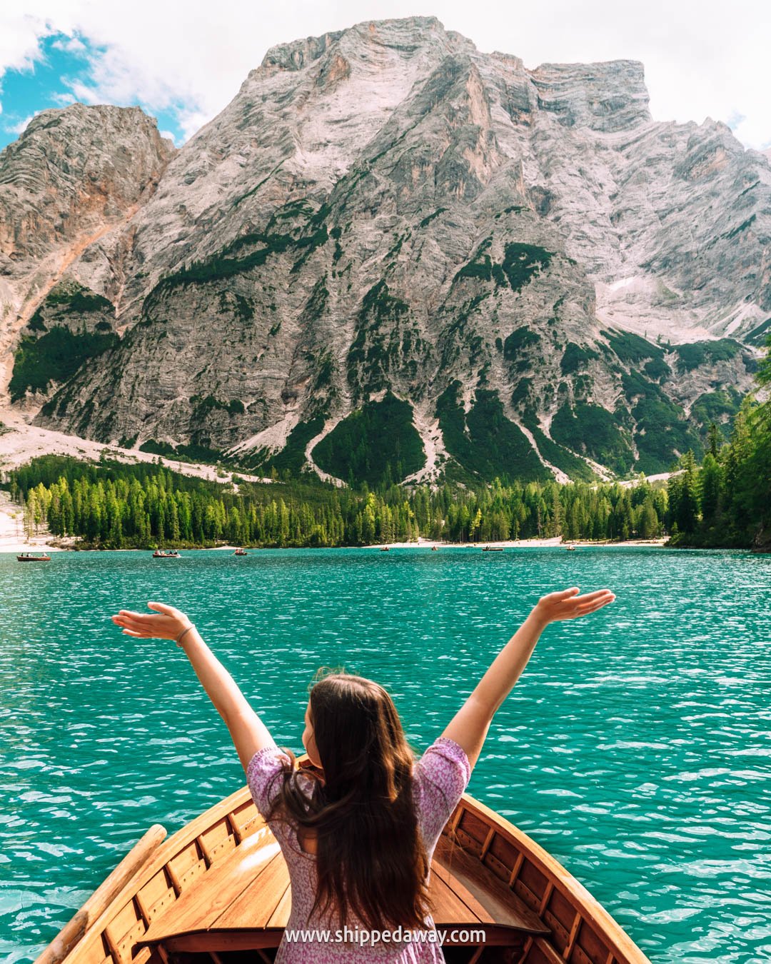 Sim Local Review - review of Sim Local eSIM - is Sim Local a good eSIM provider - Lago di Braies boatride, Dolomites