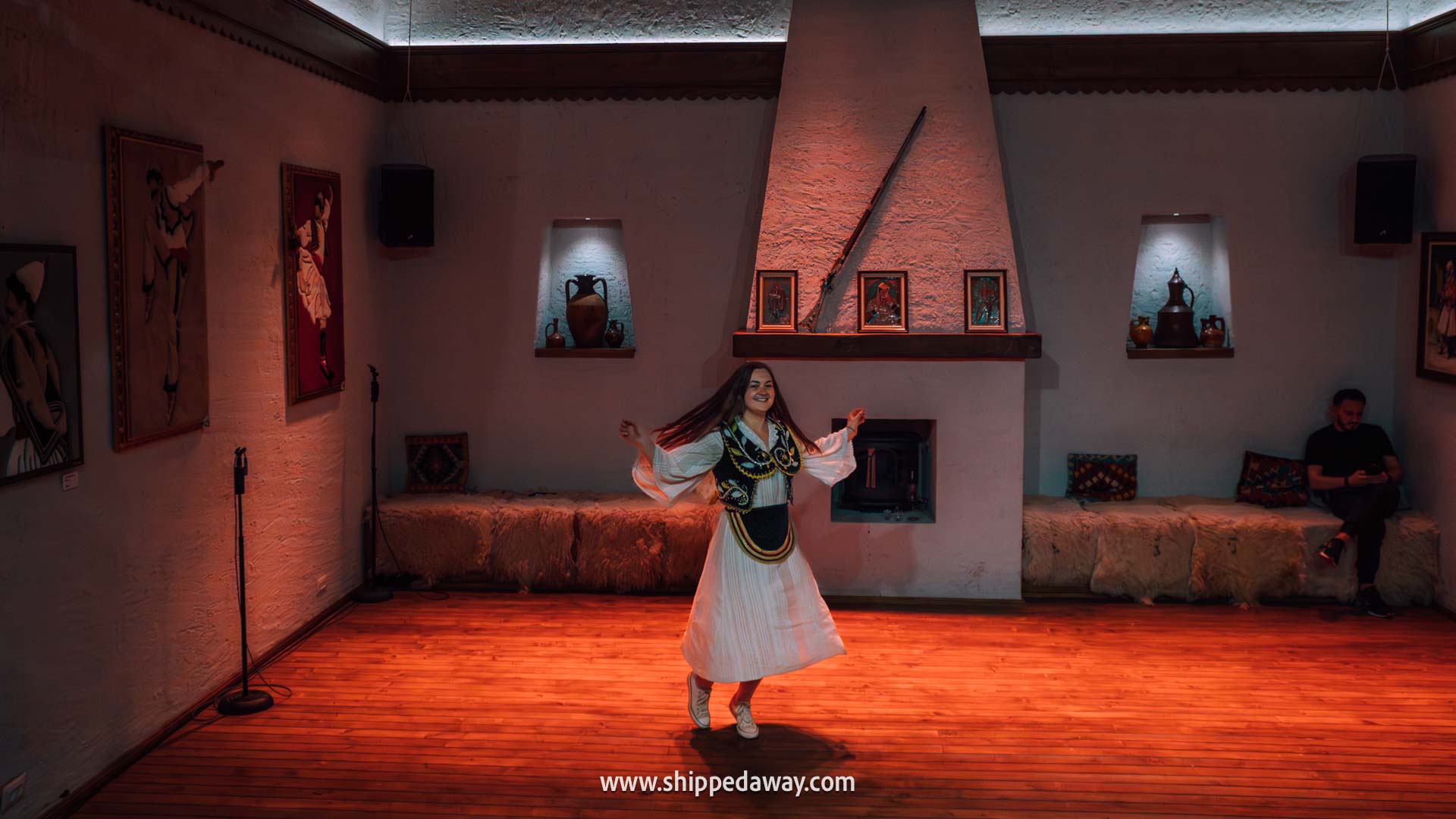 Albanian Night - cultural show in Tirana