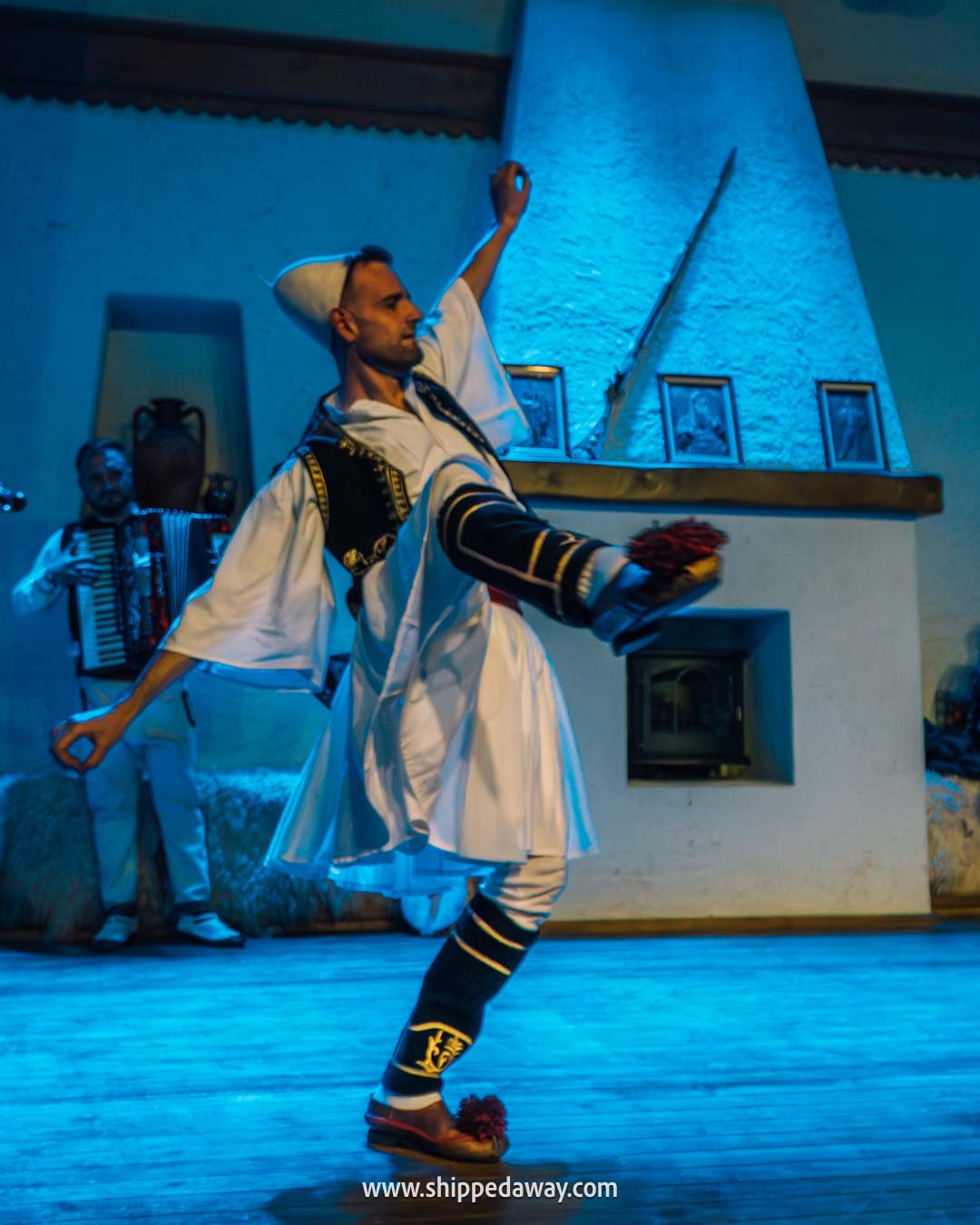 Albanian Night - cultural show in Tirana