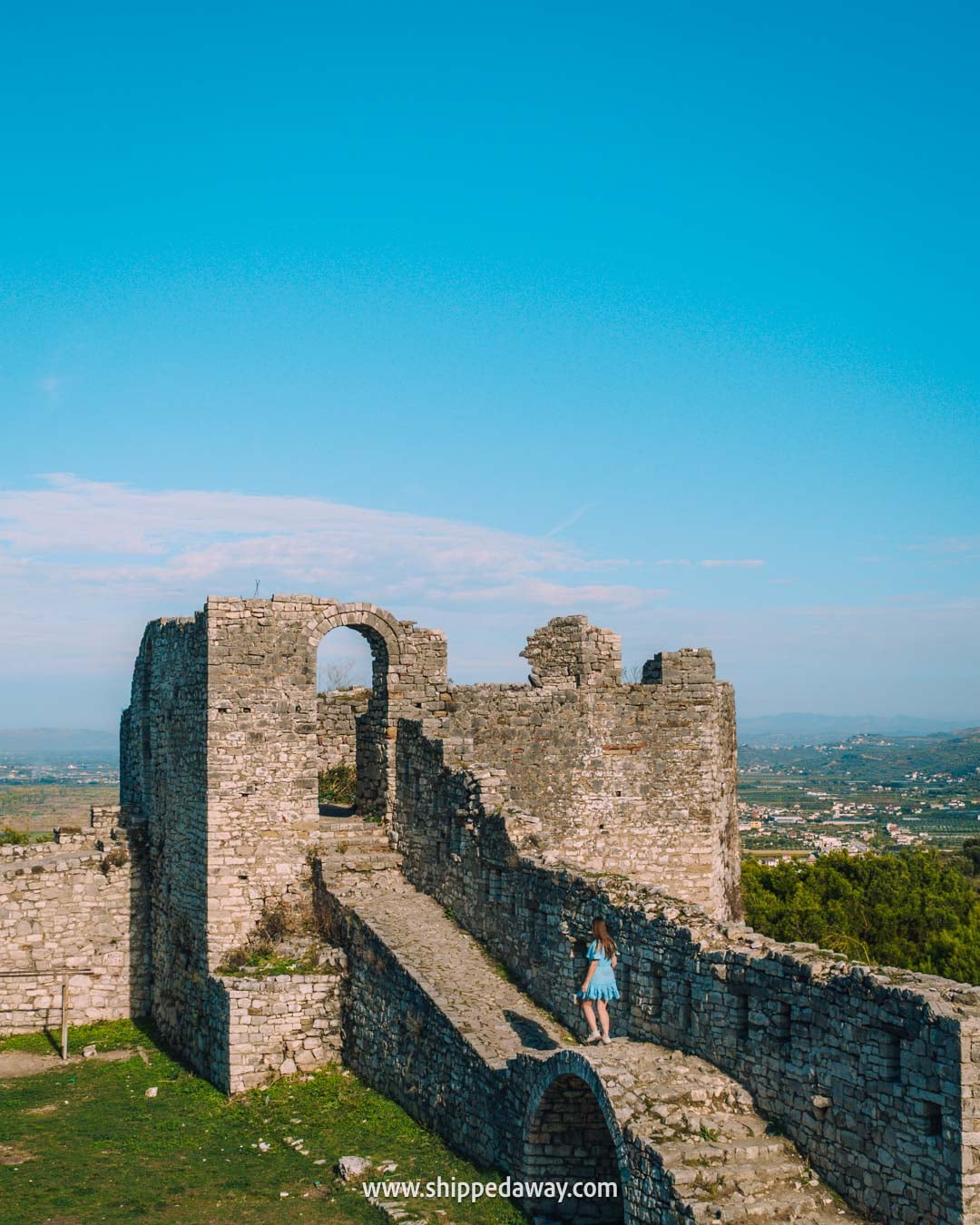 What to see in Berat Castle - how to visit Berat Castle - walking along the castle walls