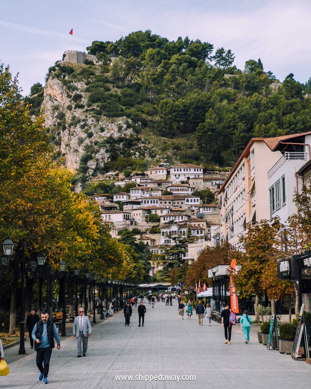 What to see in Berat Castle - how to visit Berat Castle - view of Mangalem quarter and the castle above it