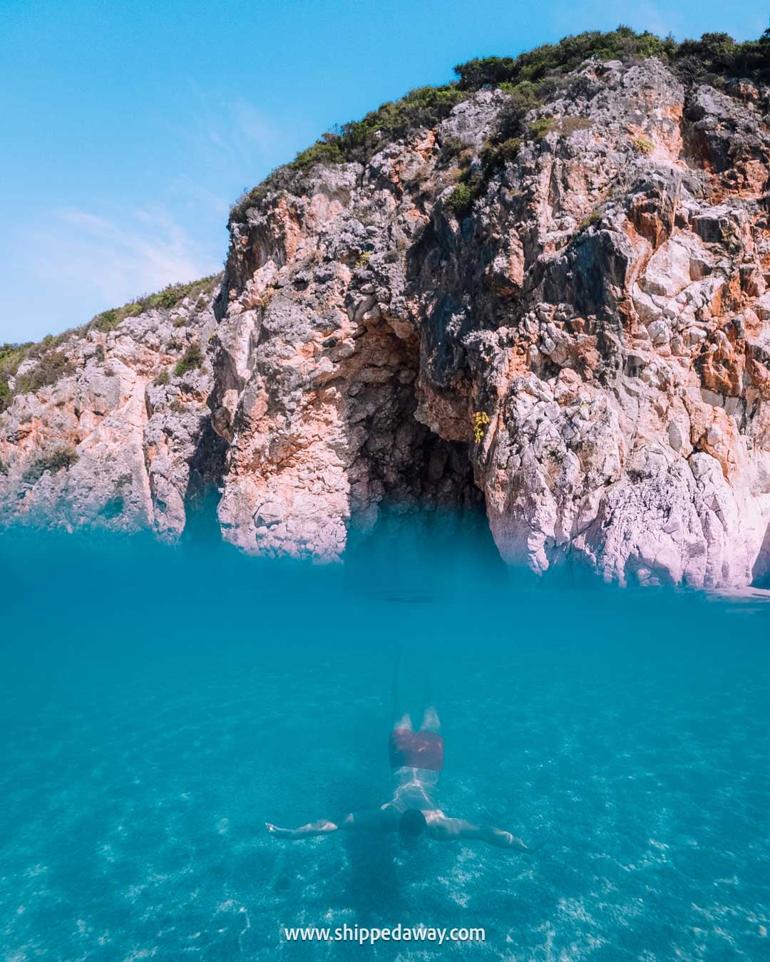 Review of Pirate's Cave boat tour in Himare - what the boat tour to Pirate's Cave in Himare looks like - snorkeling
