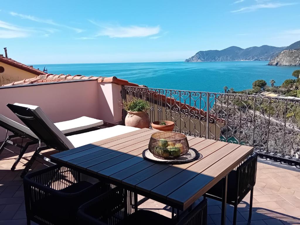 Manarola hotel, best hotels in Manarola Cinque Terre, best hotels with a view in Cinque Terre