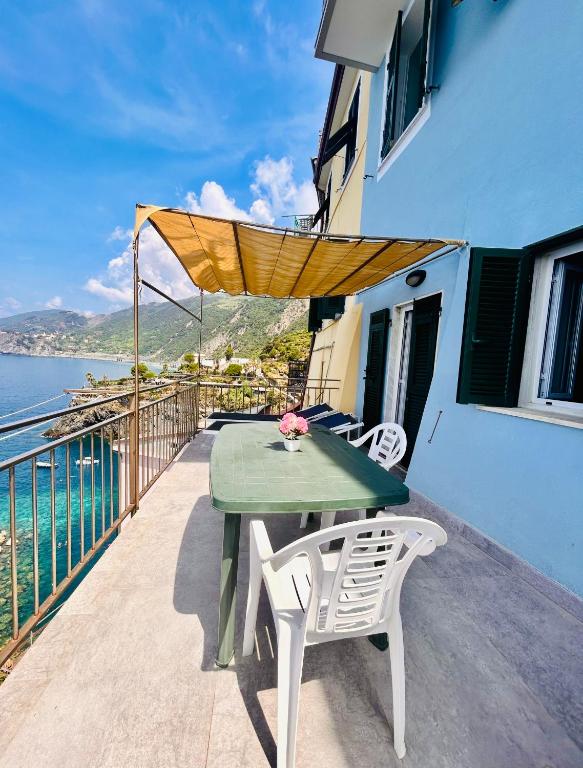 Manarola hotel, best hotels in Manarola Cinque Terre, best hotels with a view in Cinque Terre
