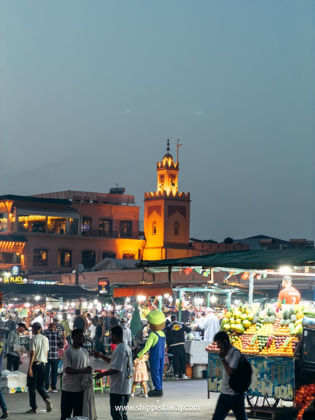 Things to do in Marrakesh, Morocco - busy Jemaa el-Fnaa square at night