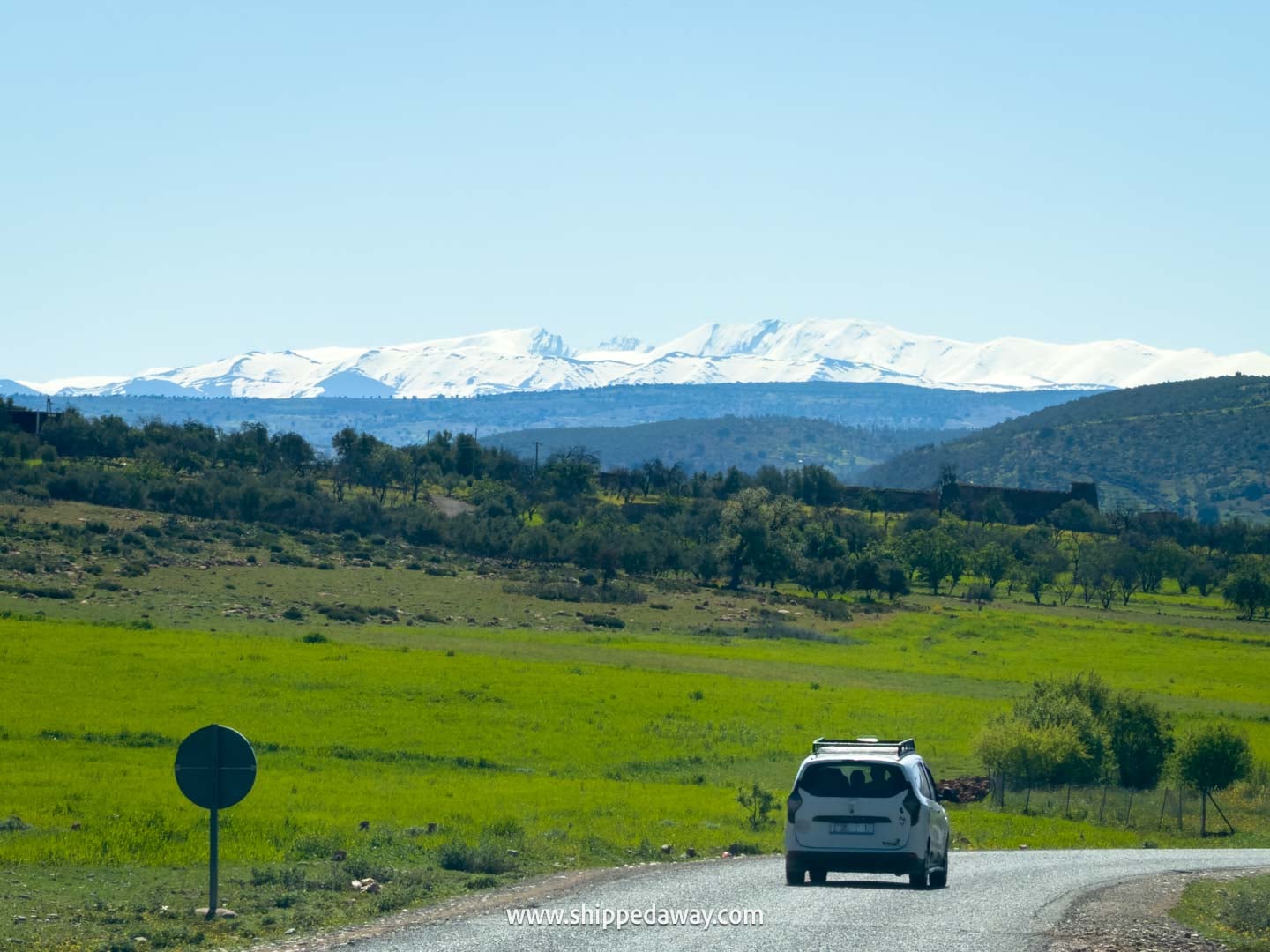 Our tips for visiting Iminifri Natural Bridge in Morocco - road from Ouzoud to Iminifri