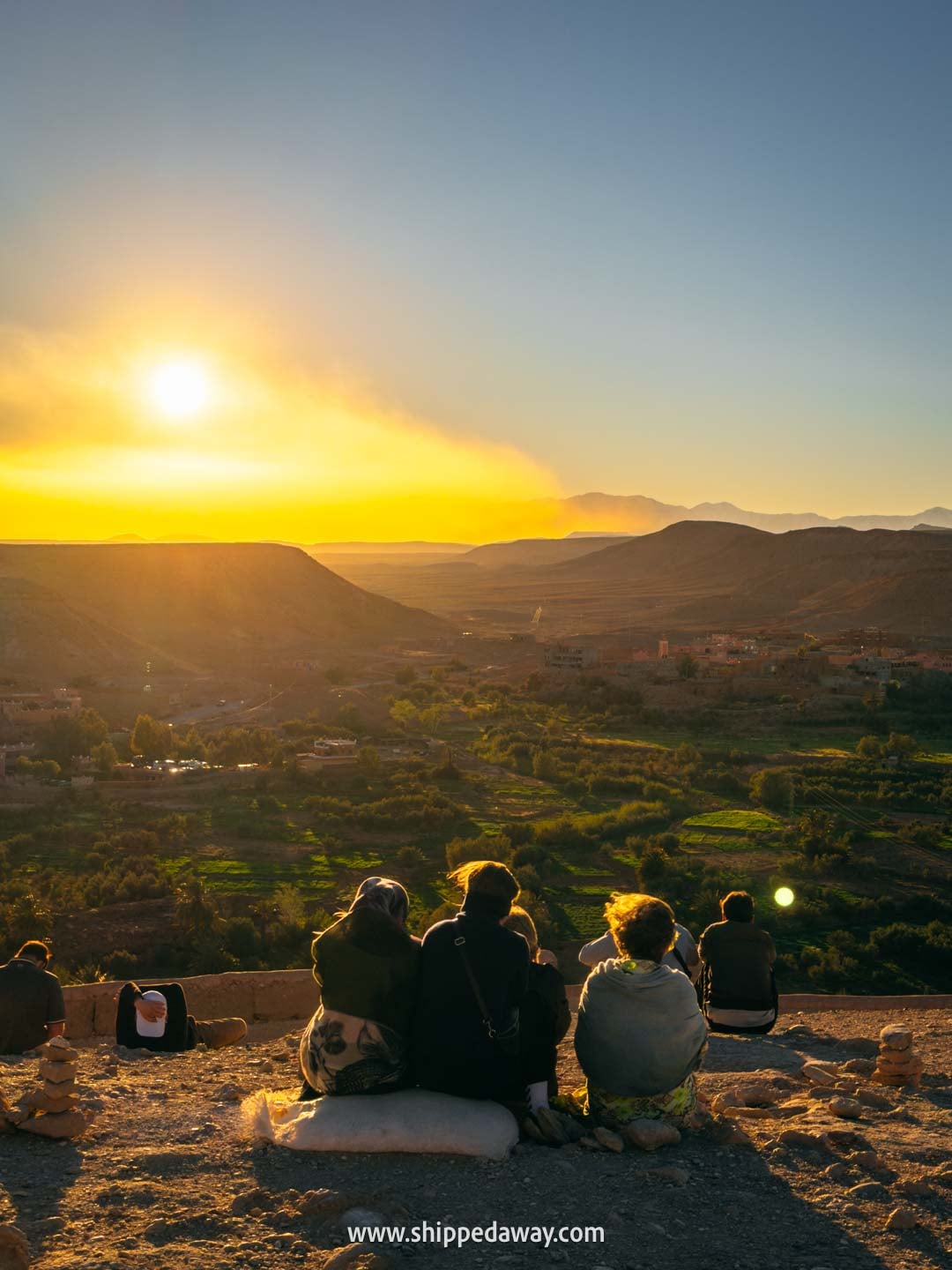 Ait Benhaddou Travel Guide - How to visit Ait Benhaddou - views from the Granary hill at sunset