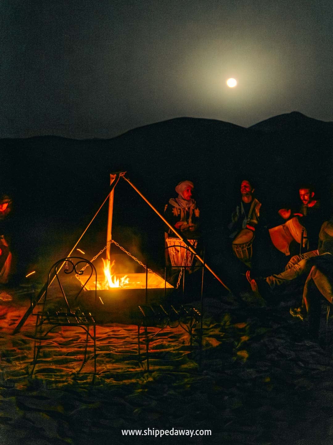 Our experience in a desert camp in Merzouga, Morocco - campfire, singing, drumming