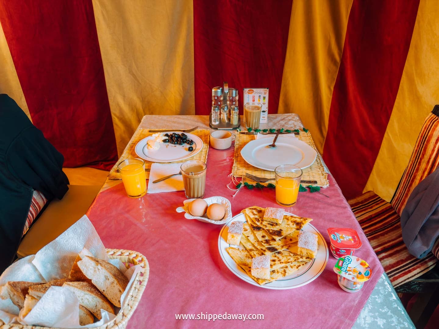 Our experience in a desert camp in Merzouga, Morocco - Moroccan breakfast