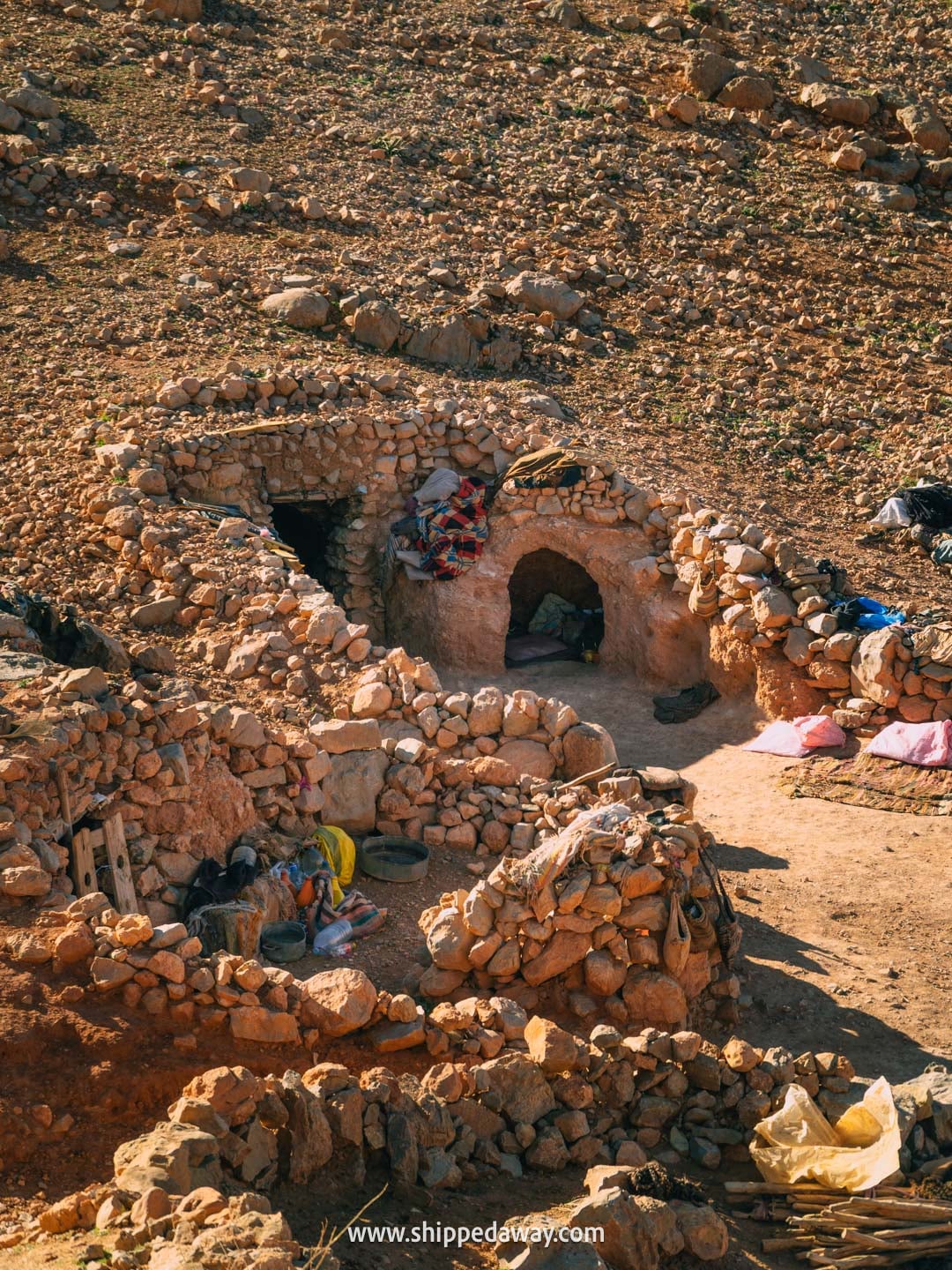 how to visit Todra Gorge and what to see there - nomad camp on the Todra Gorge loop