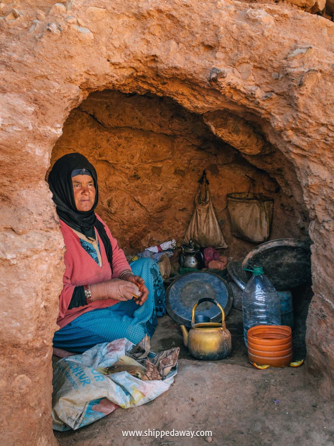how to visit Todra Gorge and what to see there - nomad camp on the Todra Gorge loop