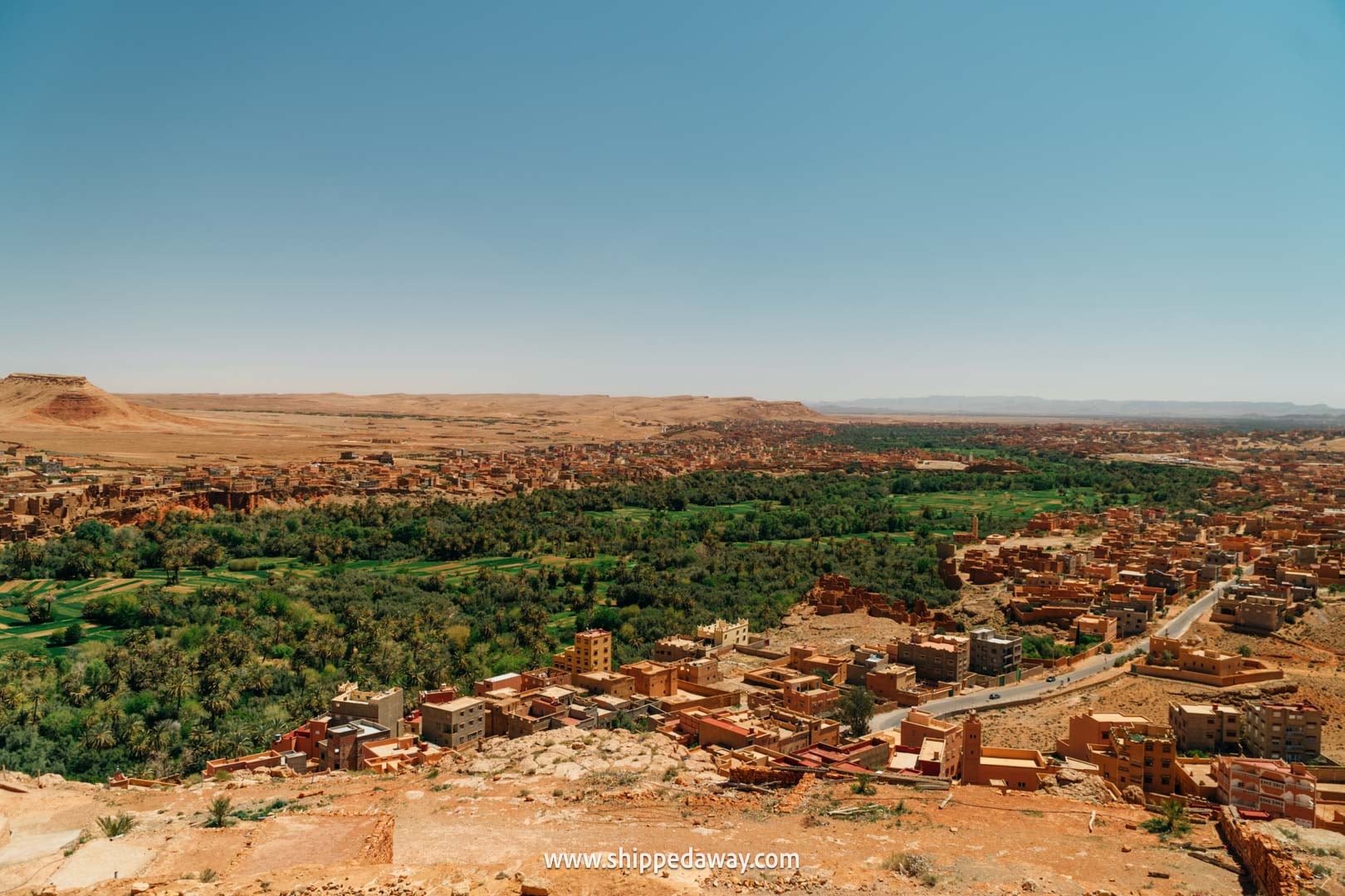 How to visit Todra Gorge in Morocco - tips from our trip - Tinghir city