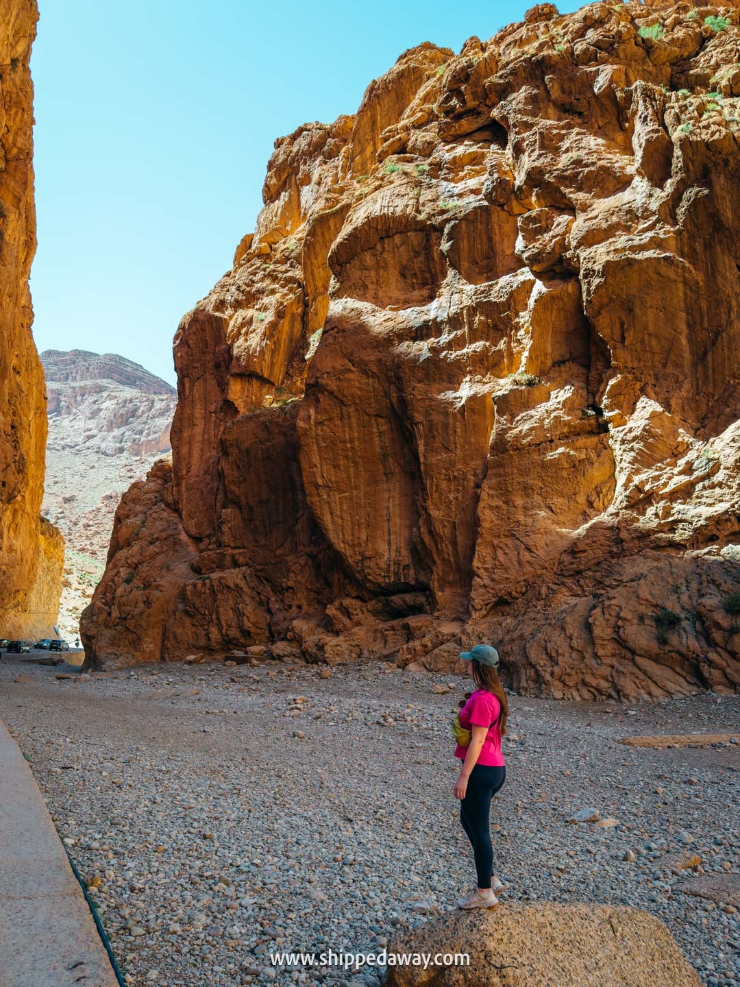 how to visit Todra Gorge and what to see there - narrowest part of the gorge