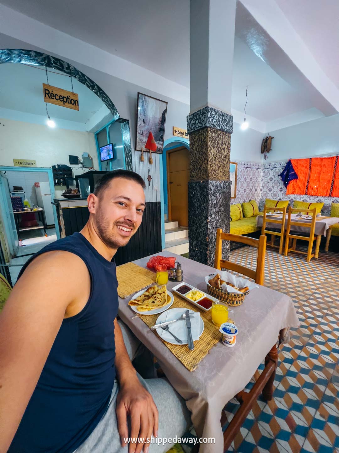 how to visit Todra Gorge and what to see there - hotel breakfast