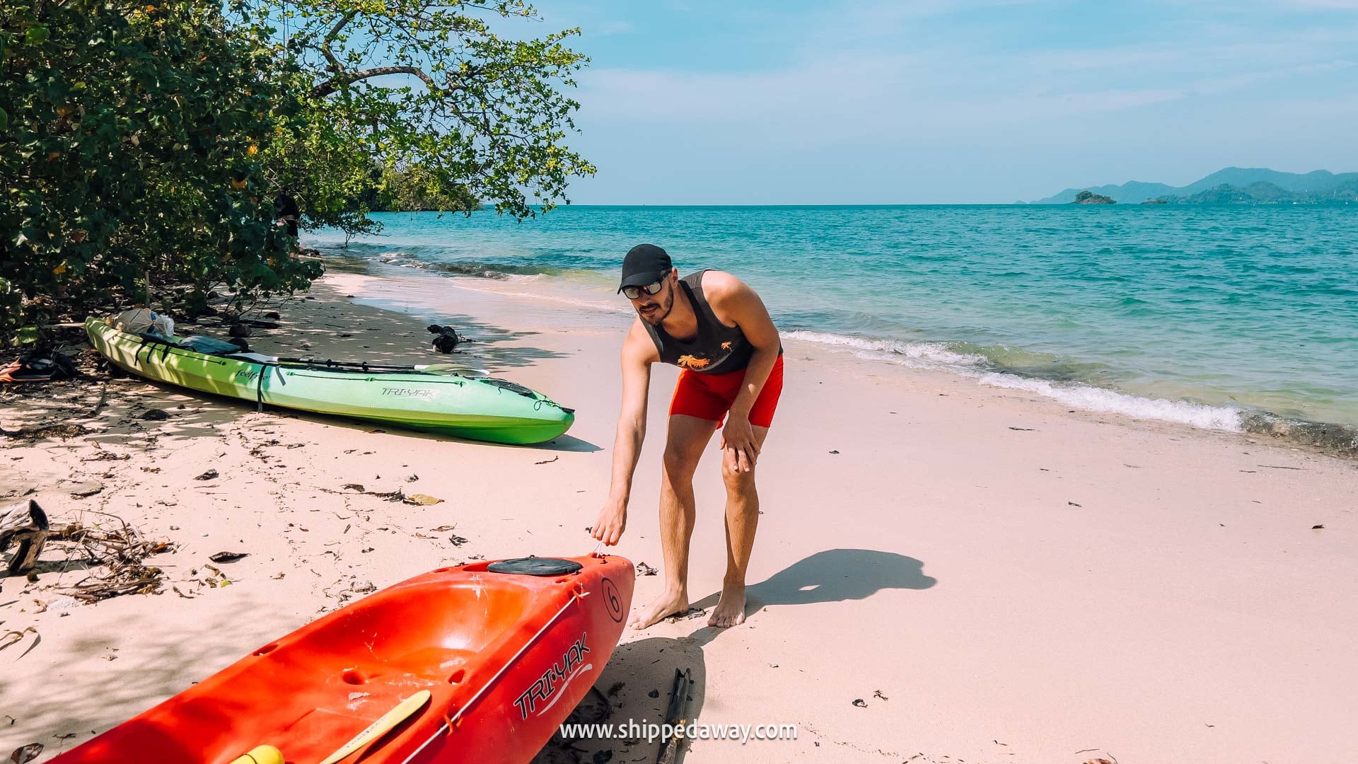 Trat Island Hopping - One week Trat itinerary - kayaking to Koh Man Nai island from Koh Chang