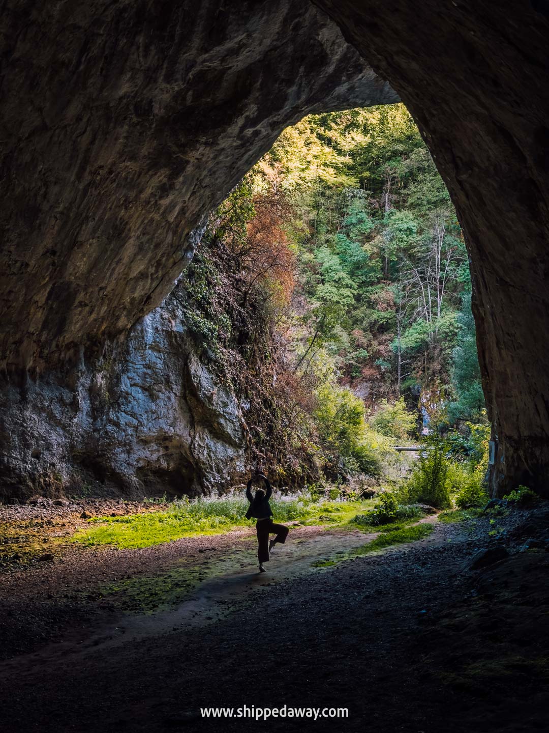 Two weeks in Bosnia and Herzegovina - 2-week Bosnia and Herzegovina itinerary - Dabarska pećina (Beaver Cave)