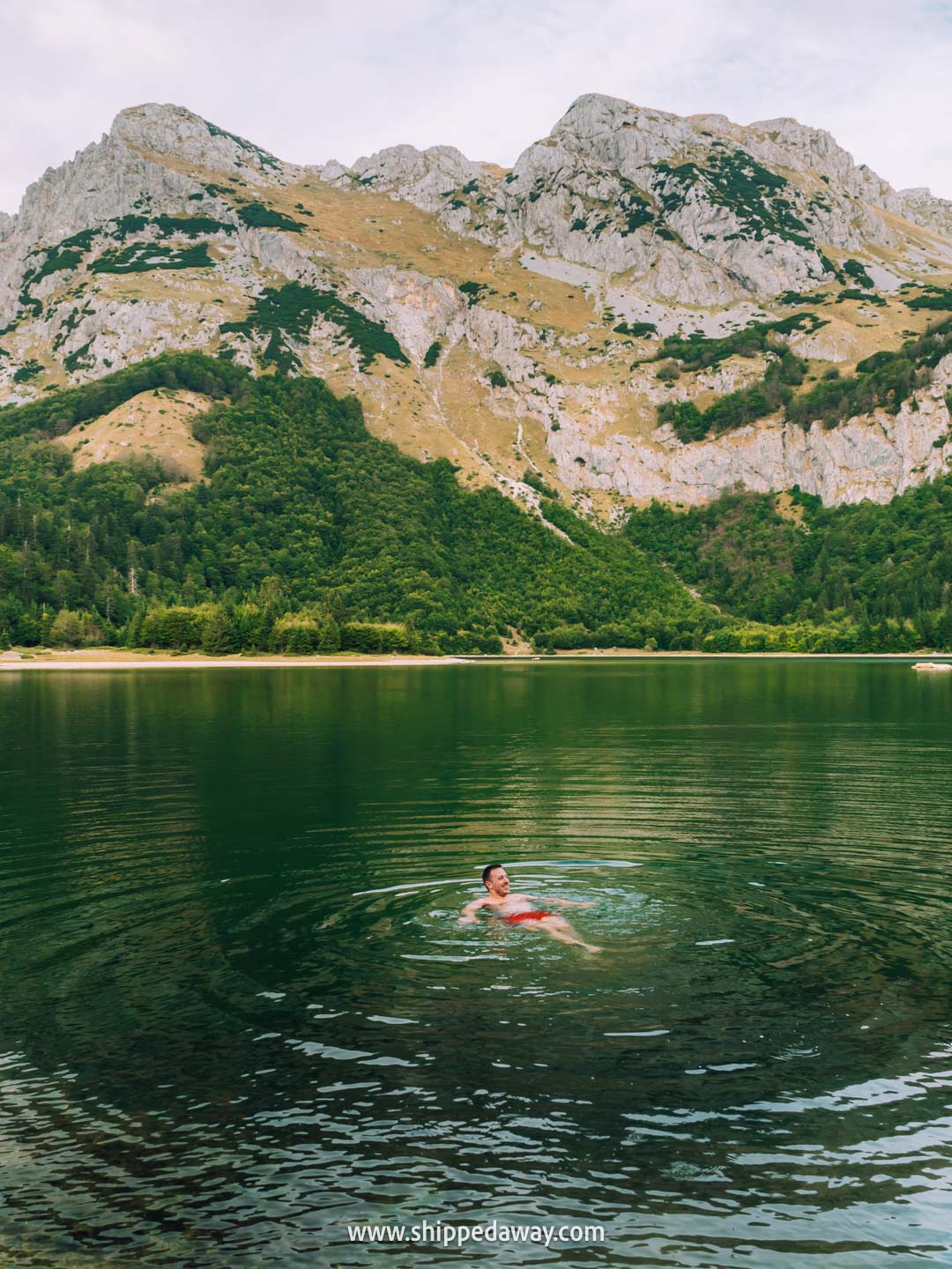 Two weeks in Bosnia and Herzegovina - 2-week Bosnia and Herzegovina itinerary - hiking in Sutjeska National Park - swimming in Trnovačko lake