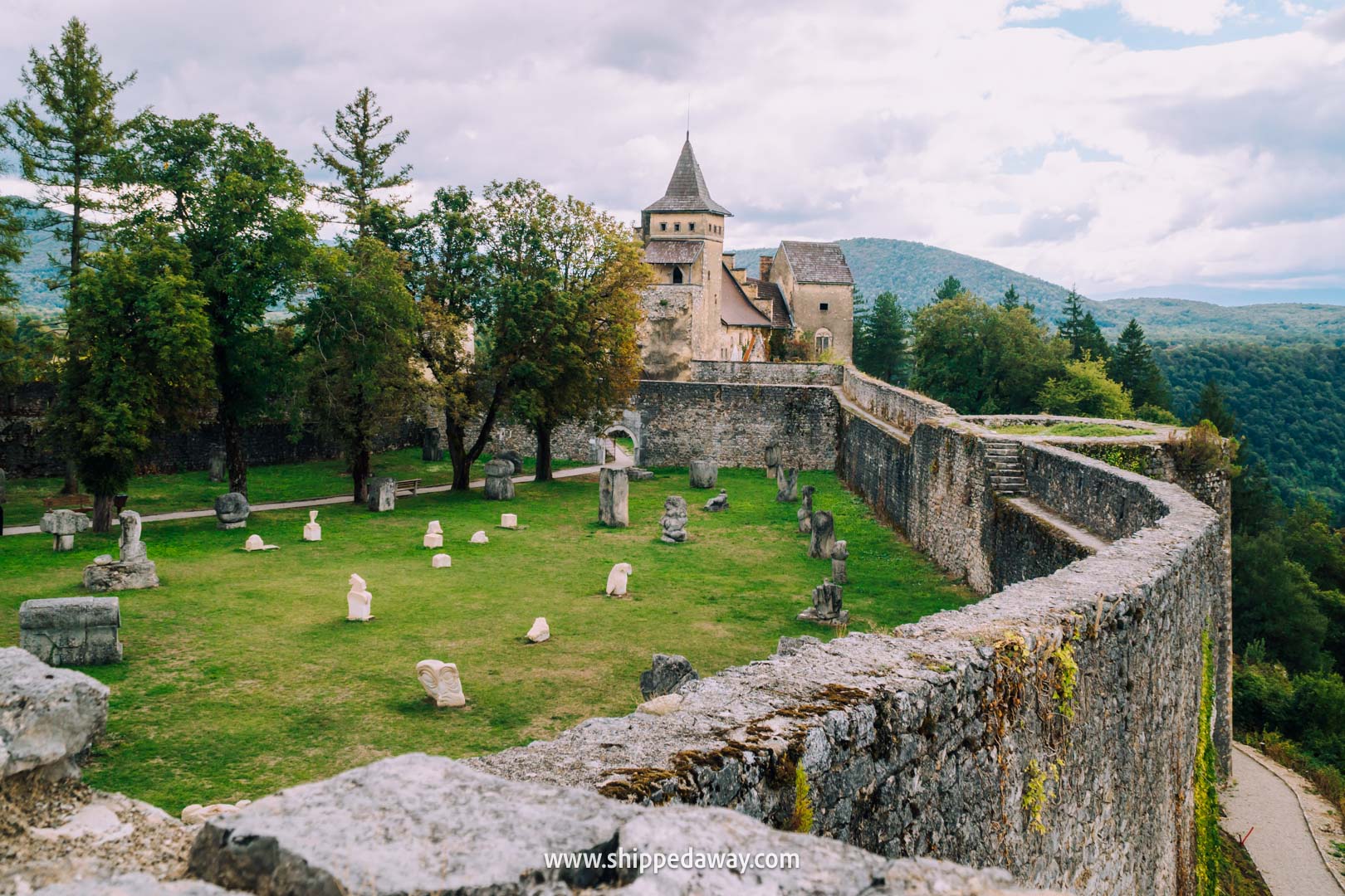 Two weeks in Bosnia and Herzegovina - 2-week Bosnia and Herzegovina itinerary - Ostrožac Castle near Bihać